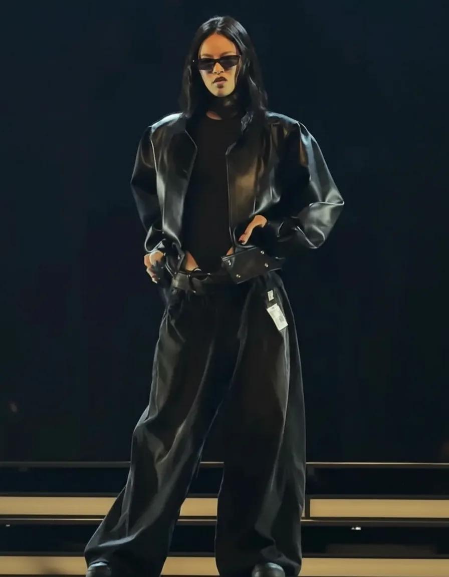 Jennie in all-black streetwear ensemble